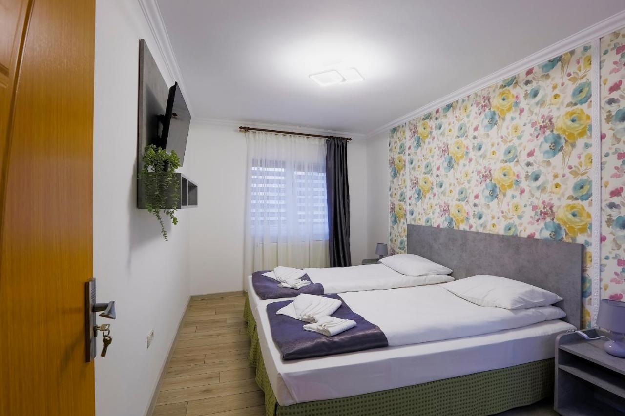 Vaias Aparts Târgu Neamț Exterior photo