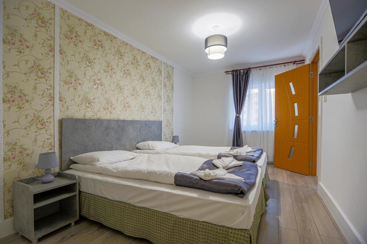 Vaias Aparts Târgu Neamț Exterior photo