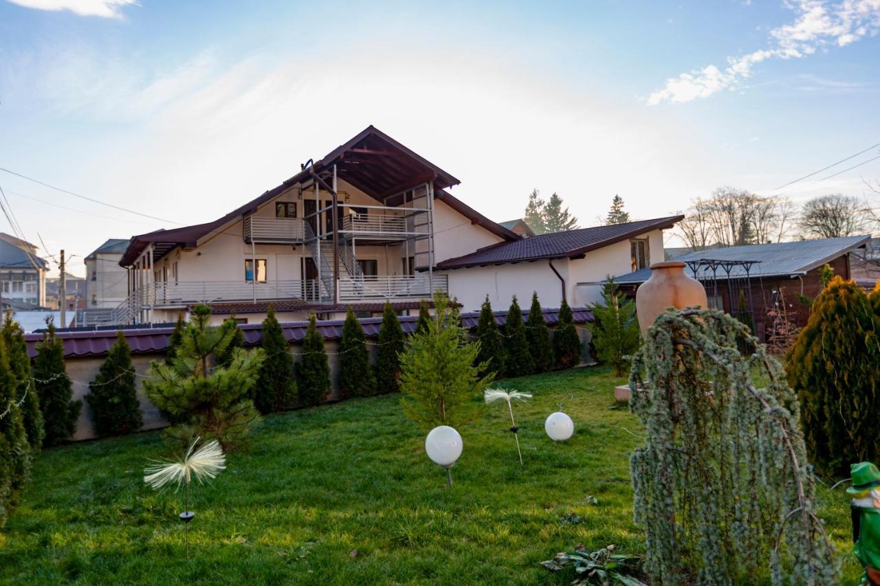 Vaias Aparts Târgu Neamț Exterior photo