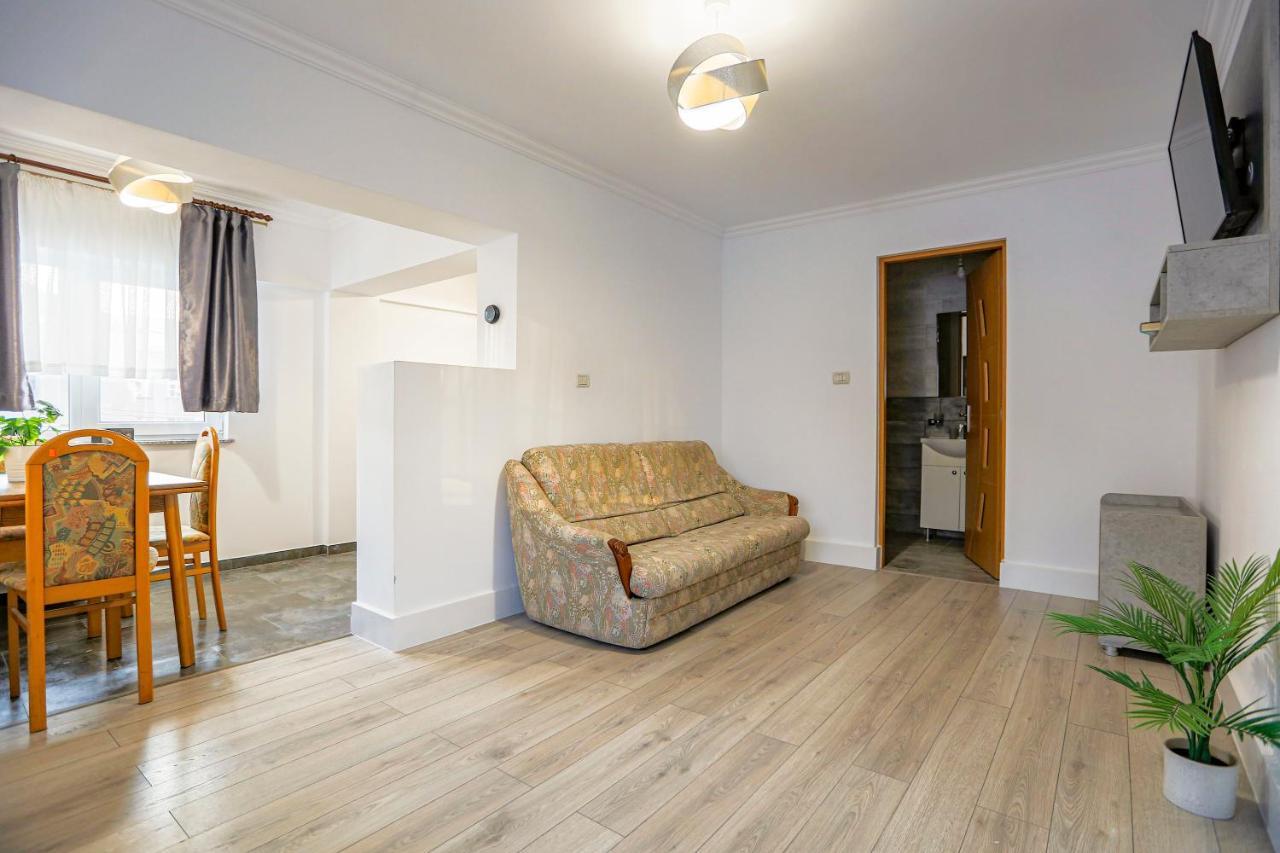 Vaias Aparts Târgu Neamț Exterior photo