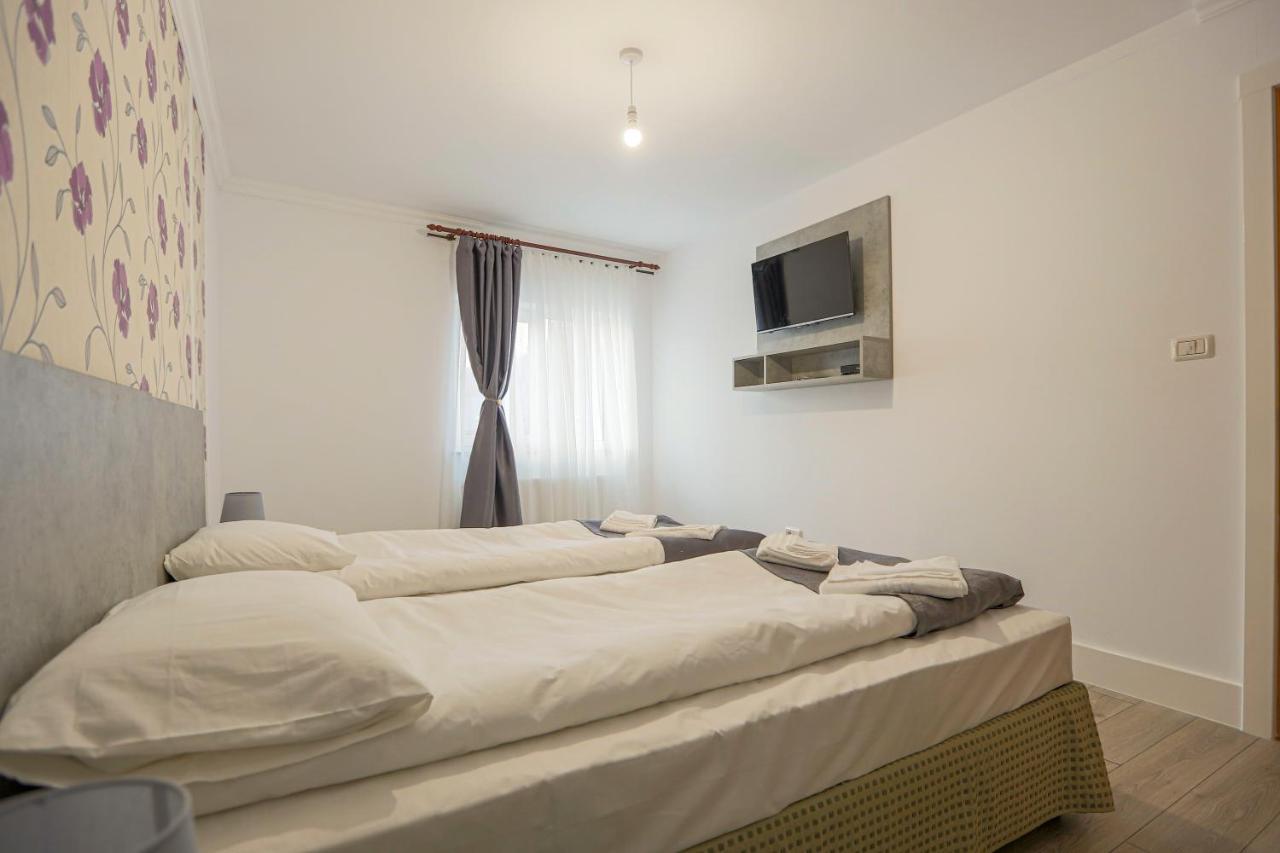 Vaias Aparts Târgu Neamț Exterior photo
