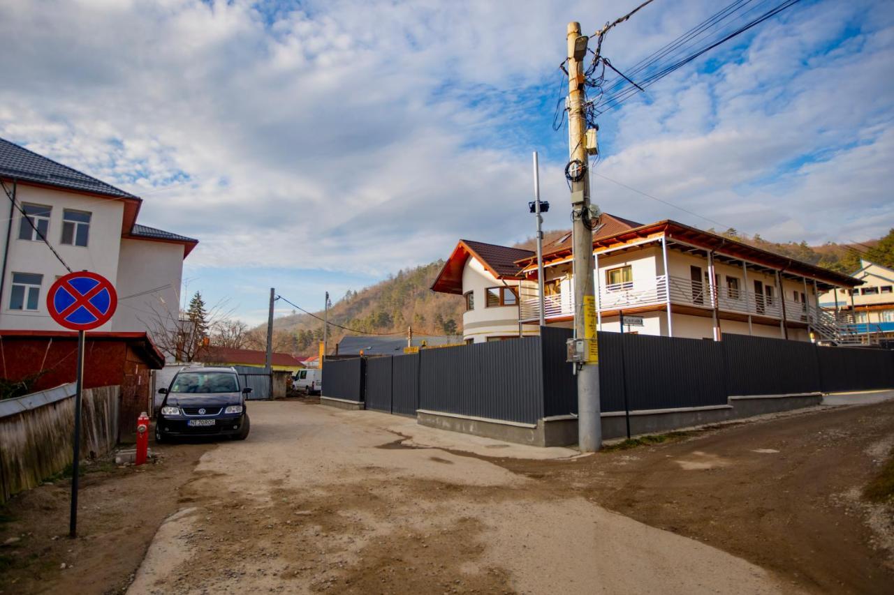 Vaias Aparts Târgu Neamț Exterior photo