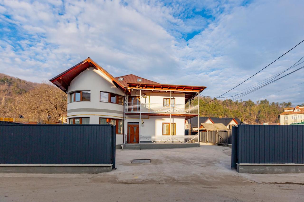 Vaias Aparts Târgu Neamț Exterior photo