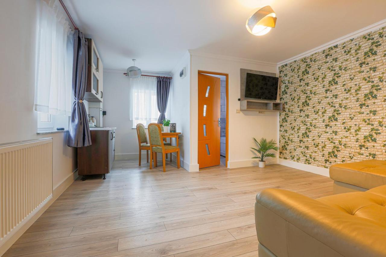 Vaias Aparts Târgu Neamț Exterior photo