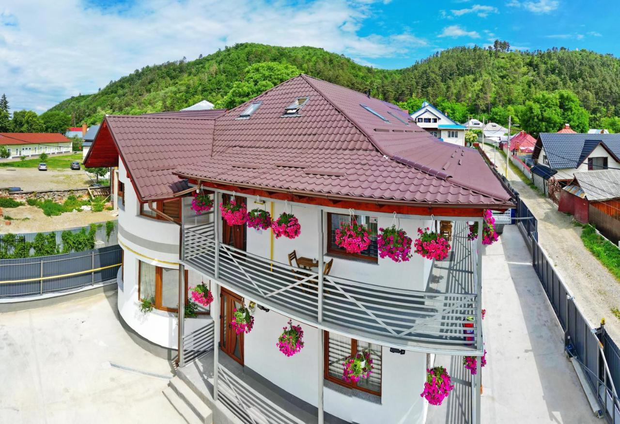 Vaias Aparts Târgu Neamț Exterior photo
